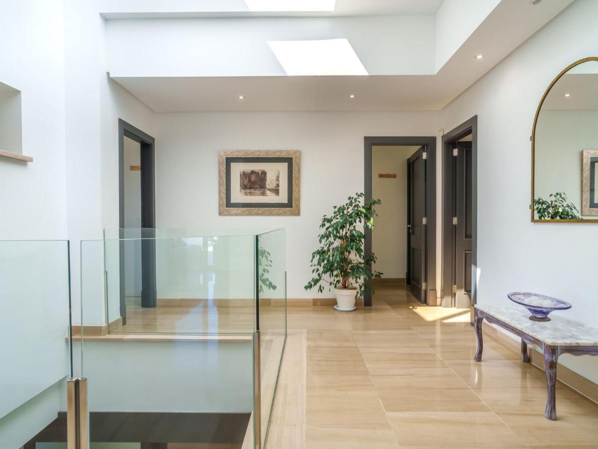 Diagonal By Interhome